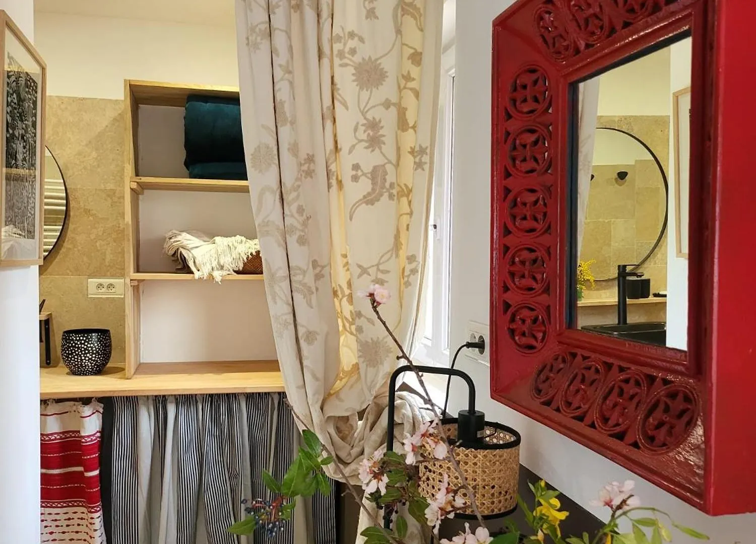 Maison D'Artiste African Queen Cotignac